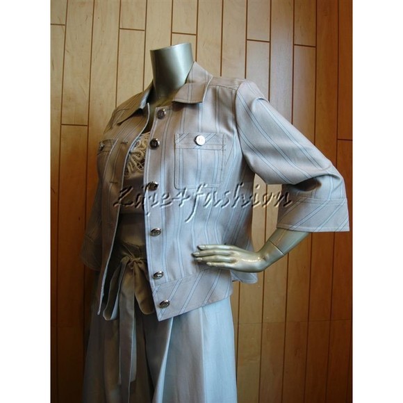 ESLA Gabardine Jacket  Cotton Cropped Design with Button Closure